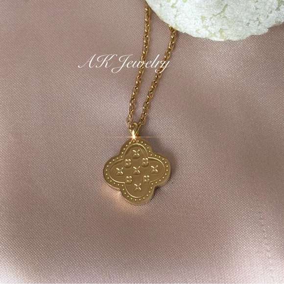 💎Clover Necklace 18k Clover, Flower, Design Matching Bracelet - Picture 3 of 7